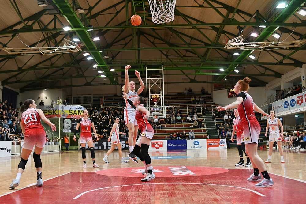 FOTO/VIDEO: Prvé zápasy ženského play-off bez prekvapení