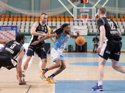FOTO/VIDEO: Blue Wings majú historicky prvú výhru v play-off, Levice dominovali vo Svite