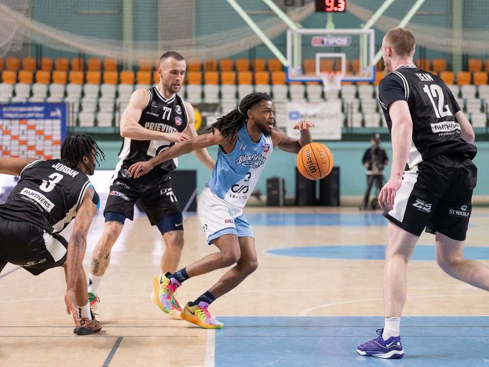 FOTO/VIDEO: Blue Wings majú historicky prvú výhru v play-off, Levice dominovali vo Svite