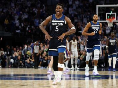 VIDEO/Play-Off NBA: Lakers sú zápas od vyradenia, Lillard si asi pretrhol achilovku