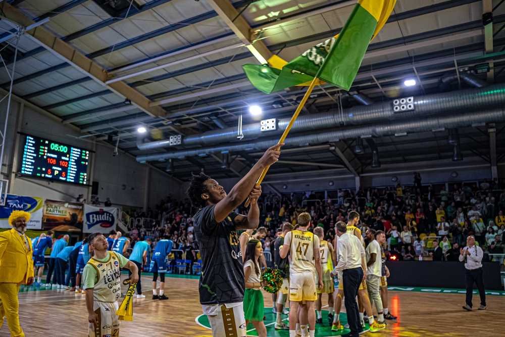 FOTO/VIDEO: Úradujúci majster si postup s istotou postrážil, padla aj magická stovka