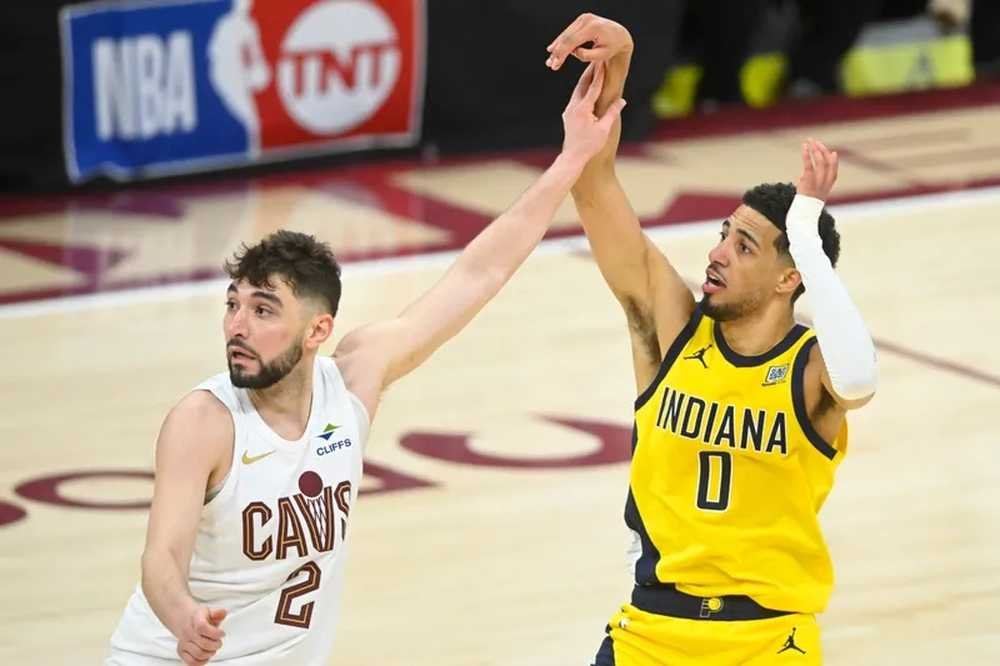 VIDEO/Play-Off NBA: Cavs prehrávajú už 0:2, Warriors uspeli napriek zraneniu Curryho