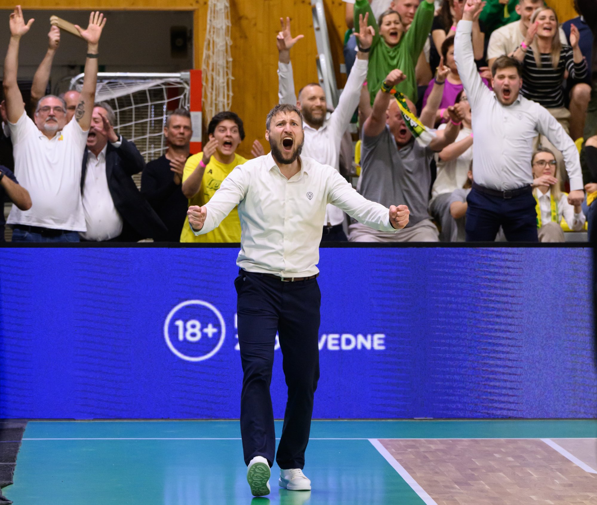 Ja medzi trénerskými legendami extraligy? Vôbec sa na to tak nepozerám, vraví šťastný Michal Madzin