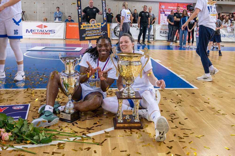 Čajky sa lúčia s legionárkami James, Mitrasinovič a Igbokwe