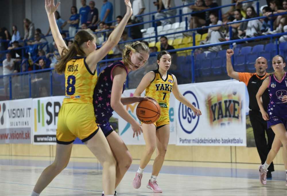 VIDEO/M-SR Staršie žiačky U15: Vo finále MBK Ružomberok a BK Slovan Bratislava
