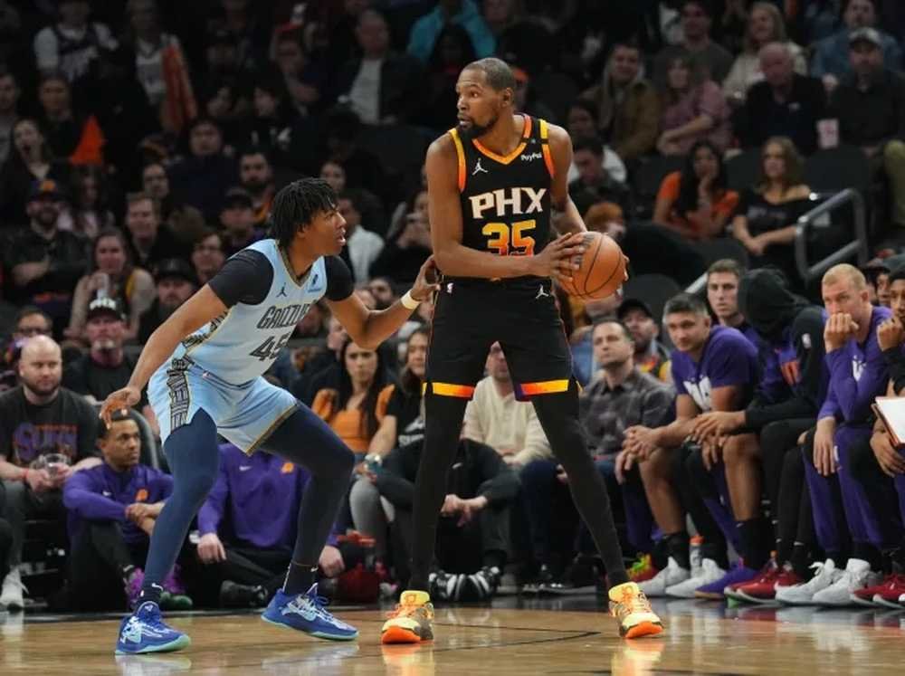 Vymenili ho v strede rozhovoru, pred rozhodujúcim finále NBA mení dres hviezdny Kevin Durant