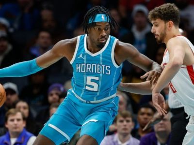 Do Lakers mu to neschválili, Mark Williams smeruje k Suns