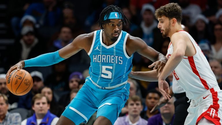 Do Lakers mu to neschválili, Mark Williams smeruje k Suns