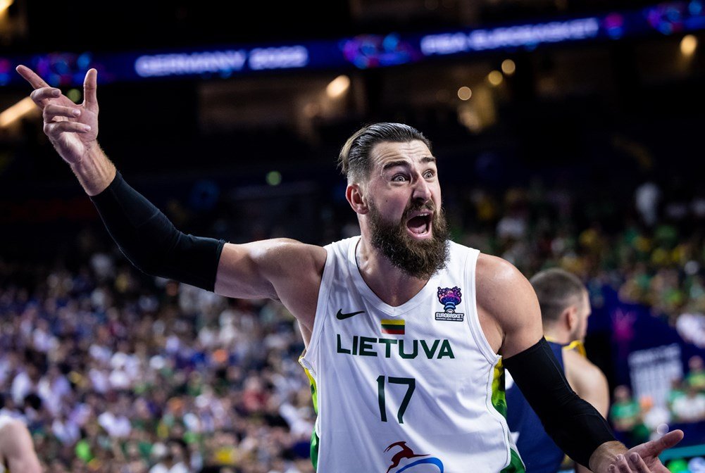 Fanúšikovia sa tešili, že pomôže Jokičovi k titulu, asi však uprednostní Euroligu