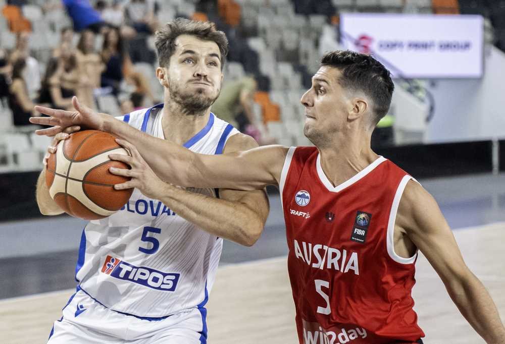 Rakúsku nepomohol ani Pöltl z NBA, Slovensko jasne vyhralo