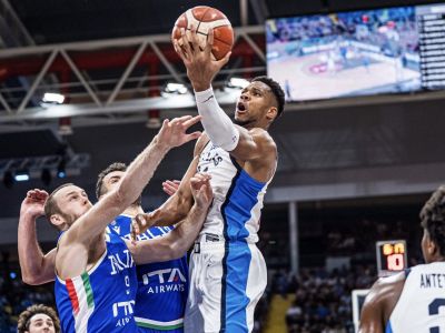 VIDEO: Giannis skolil 31 bodmi Talianov, Slovincom nestačilo ani 34 bodov Dončiča