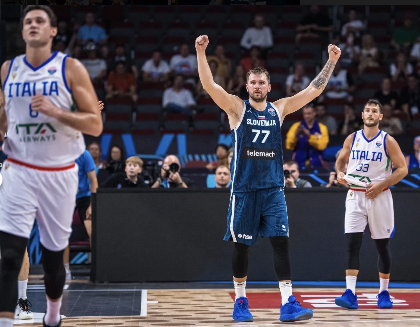 Dončič sa dostal úžasným výkonom pred legendárneho Petroviča a to hral zranený