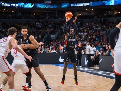 VIDEO: Nemci ovládli po majstrovstvách sveta aj EuroBasket, Schröder ich v závere potiahol proti Turkom