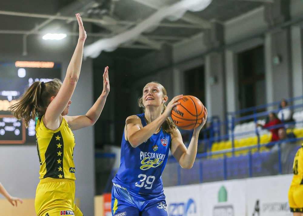 FOTO/VIDEO: Čajky nadeľovali aj proti CBK