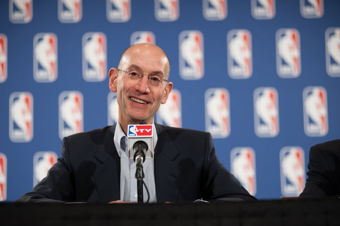 Komisár NBA v reakcii na zatýkanie FBI: Chcel by som sa ospravedlniť fanúšikom