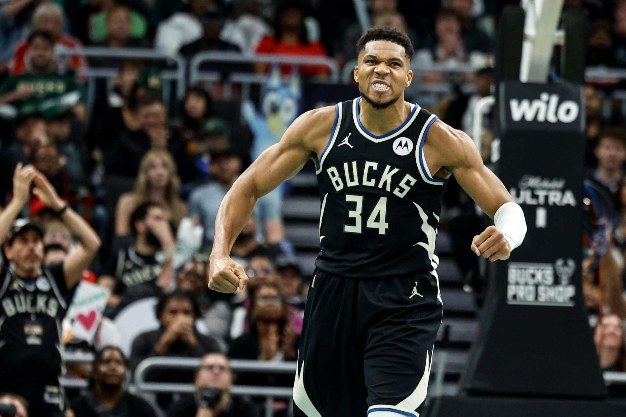 VIDEO: Giannis parádnym výkonom zosadil Chicago z prvého miesta