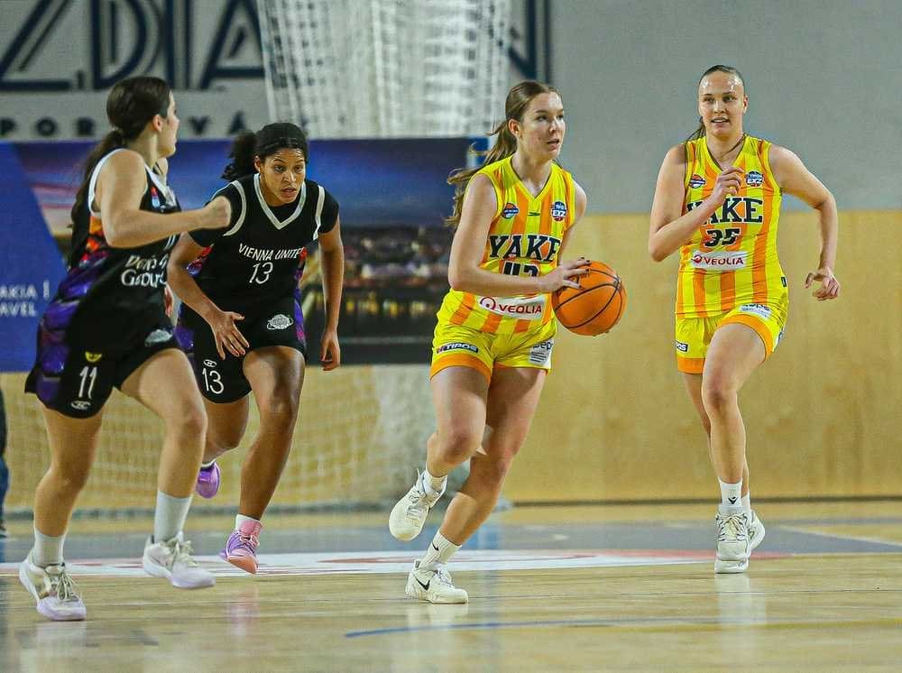 Vydarený vstup U18-ky Young Angels do MEL/BasketGirls® osladený tortou