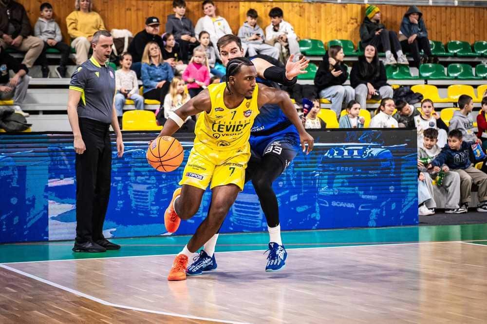 FOTO/VIDEO: Košický nováčik v Leviciach inkasoval stovku a ani si neškrtol