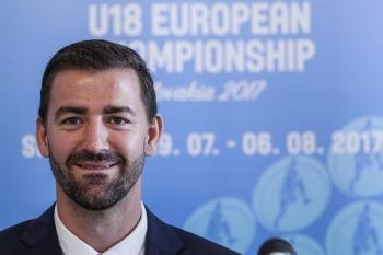 Autogramiáda reprezentantiek SR a finále školského turnaja 3 x 3