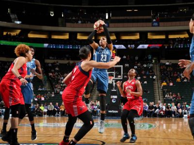 Z piatich zápasov WNBA len jediné domáce víťazstvo