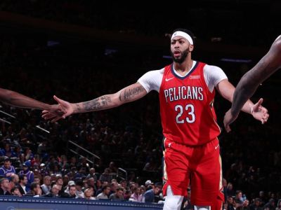 Strelecká mizéria Milwaukee, New York opäť padol v predĺžení, skvelý Anthony Davis
