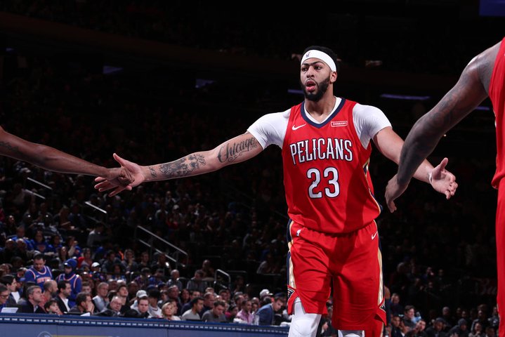 Strelecká mizéria Milwaukee, New York opäť padol v predĺžení, skvelý Anthony Davis