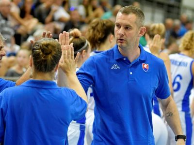 Suja chce v Maďarsku vyhrať, k dispozícii má 14 reprezentantiek
