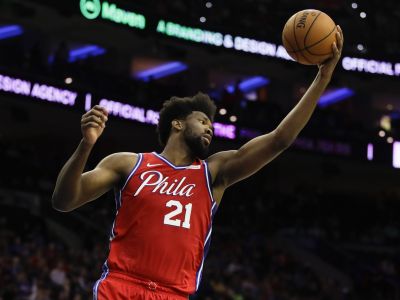 VIDEO: Skvelé výkony pivotov, žiarili najmä Embiid s Jokičom