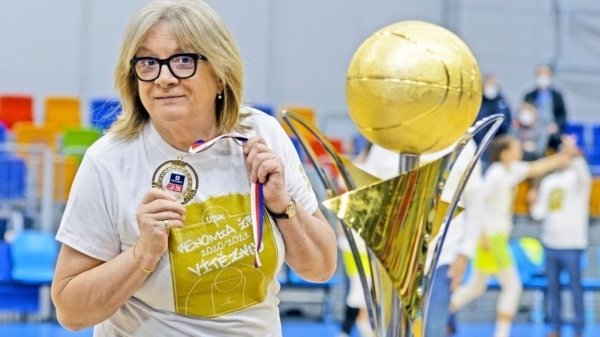 Bravó, trénerka! USK vedený Hejkovou vyrovnal v Česku neskutočný rekord