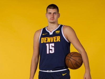 Americké hviezdy ticho závidia. Jokič dostane rozprávkovú zmluvu, zarobí viac ako LeBron či Durant