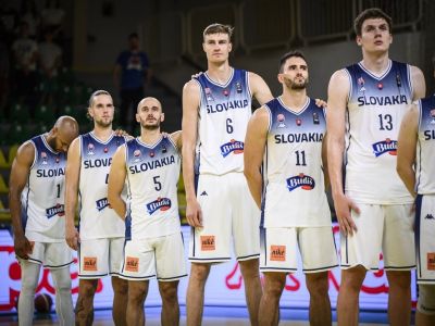 Komentár: Mužský basketbal klesol znova na dno