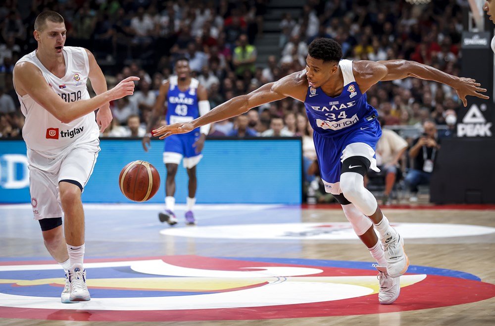 Belehrad videl epický súboj Jokič vs. Giannis. Rozhodlo ho až predĺženie
