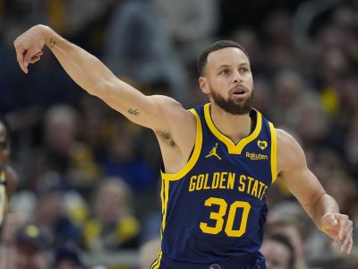 VIDEO: Golden State odpovedalo na kritiku a deklasovalo Giannisovo Milwaukee