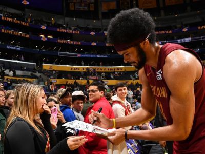 VIDEO: Allen s double-double a Cleveland s ďalšou výhrou
