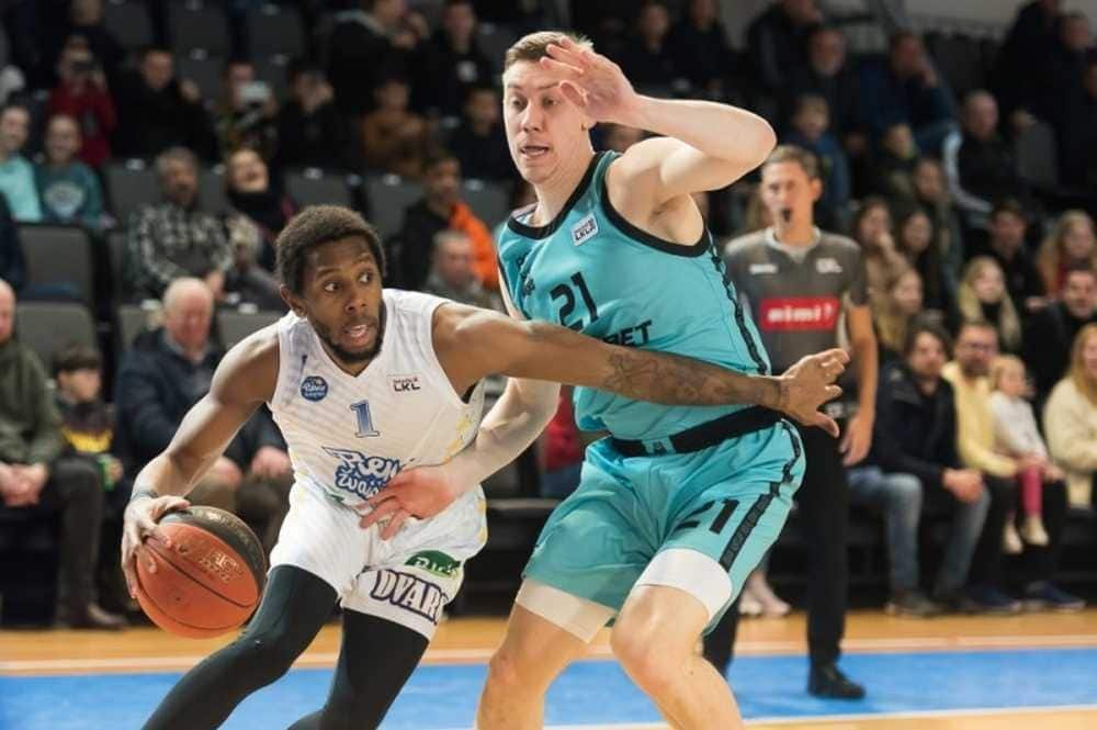 V Slovane nový americký rozohrávač, prichádza zo srbskej ligy