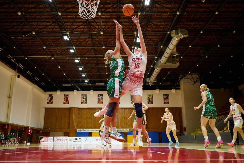 FOTO/VIDEO: Šamorín vydržal držať krok 10 minút, potom už dominovala Slávia ŠKP