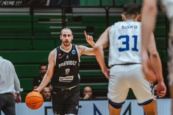 Reprezentant Dalibor Hlivák sa z Prievidze nikam nechystá