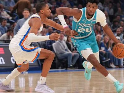 VIDEO: Líder NBA padol doma s podpriemernými Hornets