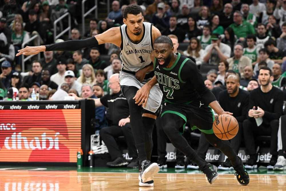 Jaylen Brown hodnotil rozhodcov: Curtis a všetci tí chlapi s ním boli dnes večer hrozní