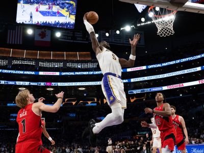 VIDEO: Dominantný Ayton a LeBron s Dončičom potiahli Lakers