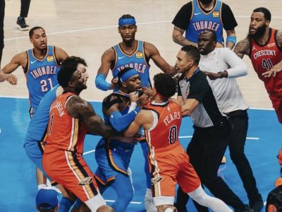 Syna bývalého hráča Prievidze museli v NBA po šarvátke vyniesť z palubovky