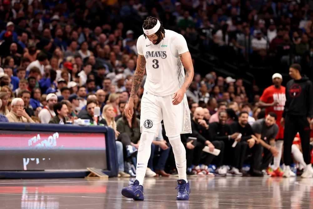 Šokujúca výmena v NBA. Hviezdny Davis prestupuje do jedného z najhorších tímov