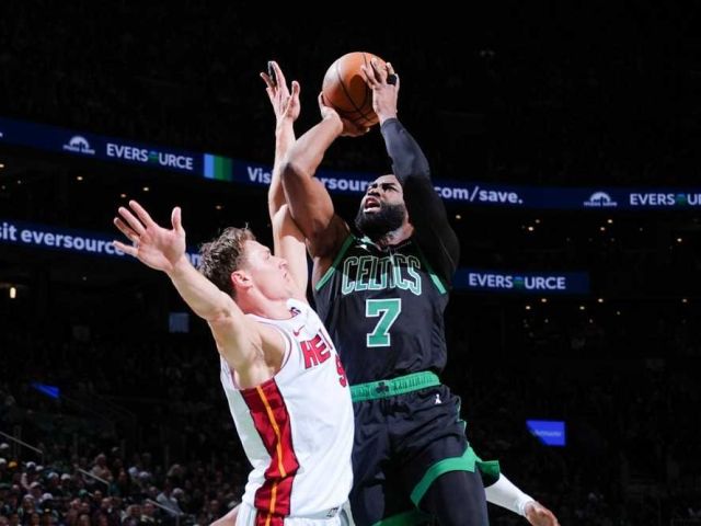 Boston šokuje. Vymenil hviezdu za starnúceho veterána