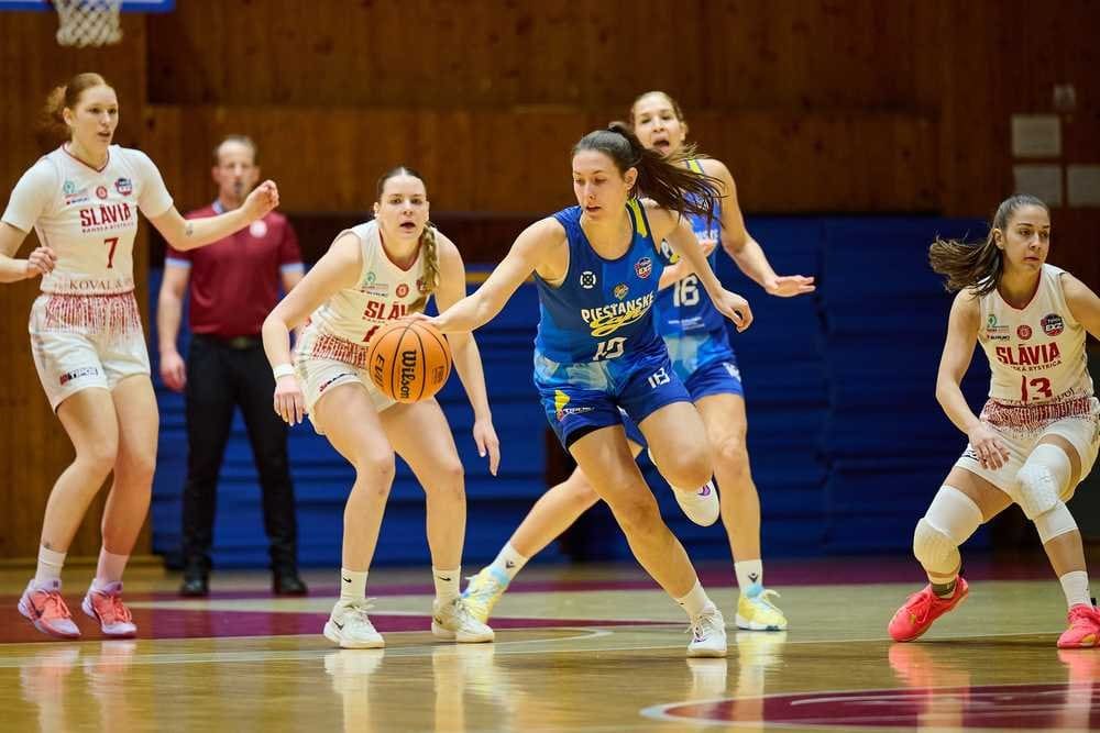 FOTO/VIDEO: Čajky zlomili Sláviu až v predĺžení, Young Angels uspeli so Slovanom na 4. pokus