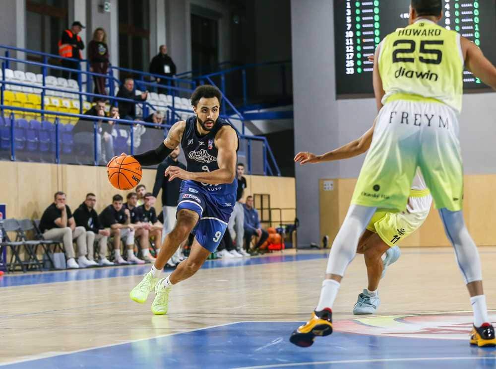 Wolves nepomohla ani plná zostava, za svoje výkony sa hanbia