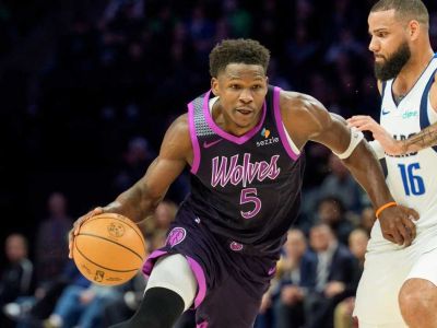 VIDEO: Edwards a jeho Wolves zariadili desiatu prehru Mavs v rade
