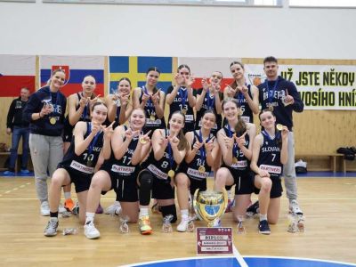 FOTO/VIDEO: Tím Slovakia Select víťazom MEL/BasketGirls® U15 v sezóne 2025/26