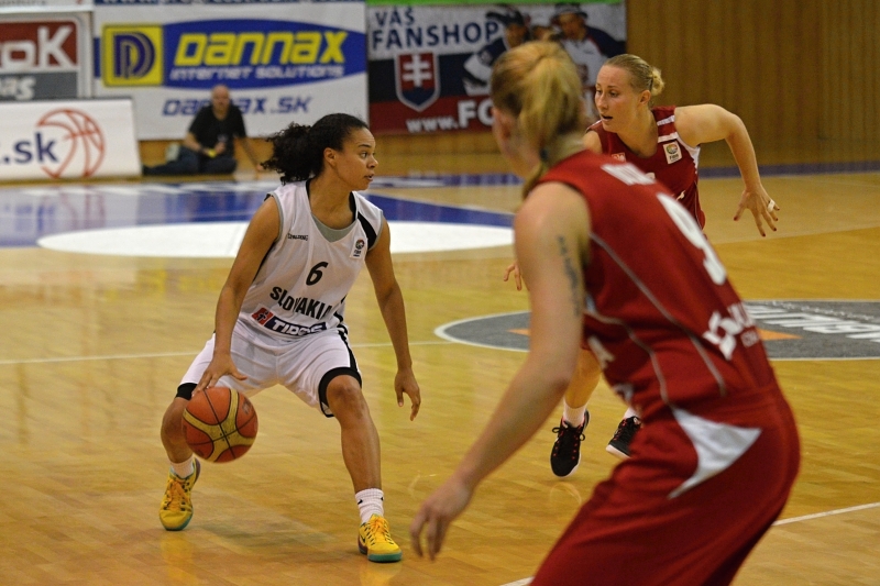 Toliverová novou posilou UMMC Jekaterinburg