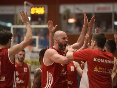 Komárno vyhralo v Prievidzi prvé finále 89:77