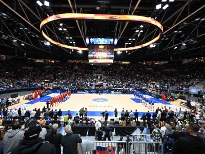 Basketbalová reprezentácia sa vráti na hokejový zimák